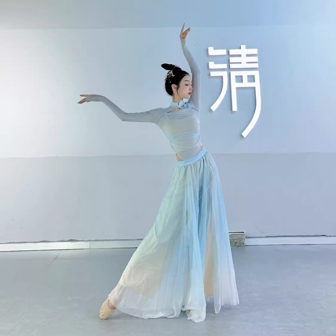古典舞蹈套装仙气飘逸古风纱衣中民族服装/舞台装