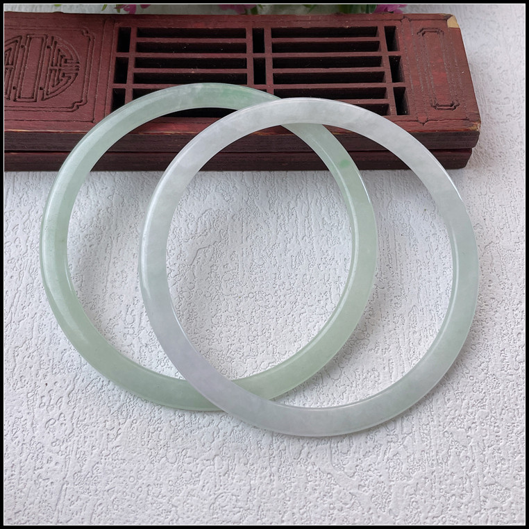 57圈口天然缅甸翡翠A货手镯冰糯种淡绿细圆条叮当对镯玉镯子女