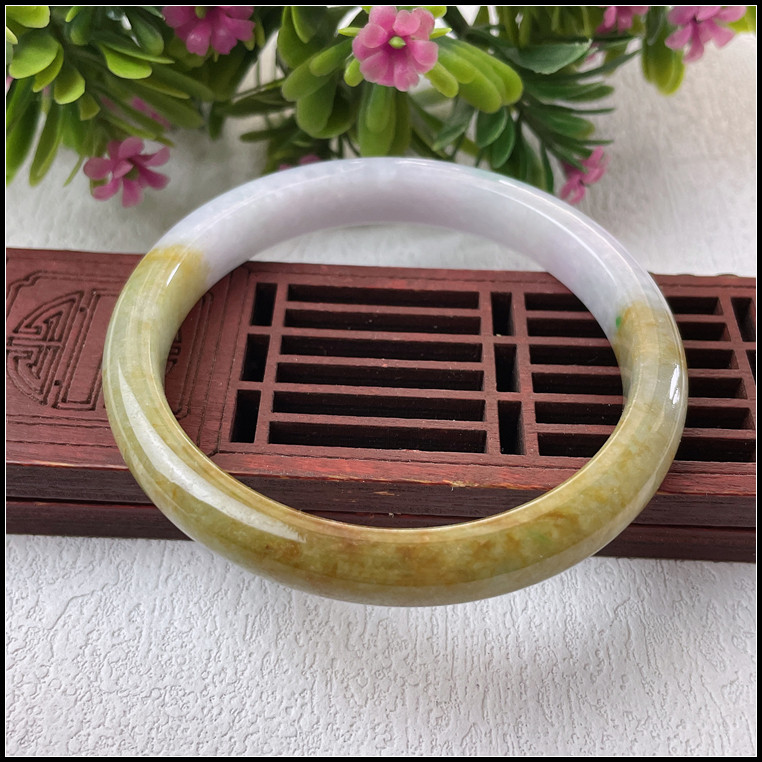 天然翡翠半圈黄翡窄条圆镯