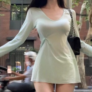 吉妮的宝藏 奶fufu修身V领宽松且收腰长袖T恤