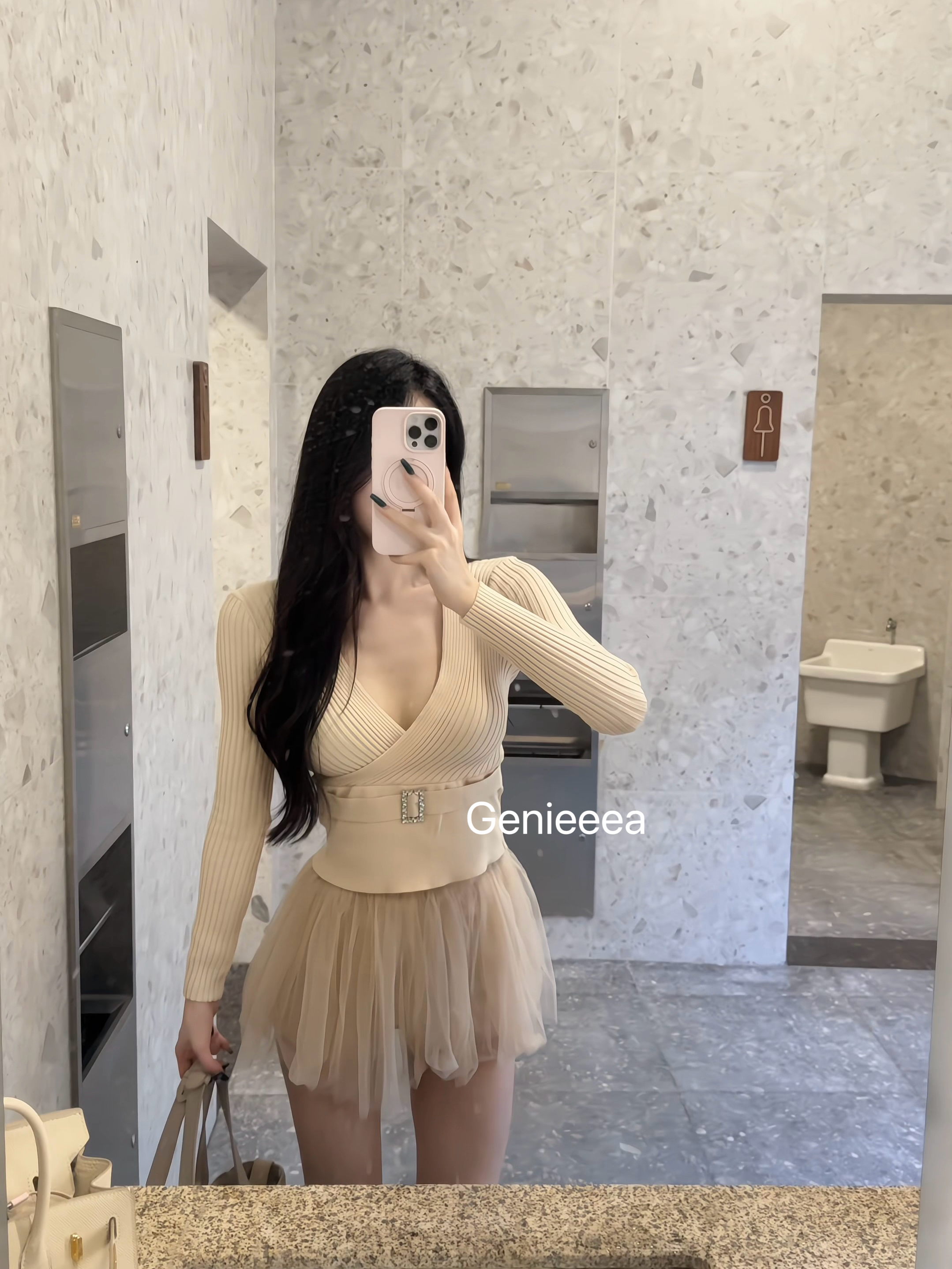 Genieeea吉妮的宝藏 韩系辣妹风交叉v领长袖针织衫上衣半身裙套装