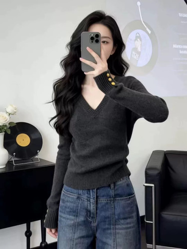 26秋冬新款100%纯羊毛针织V领套头打底衫女百搭洋气加厚纯色毛衣