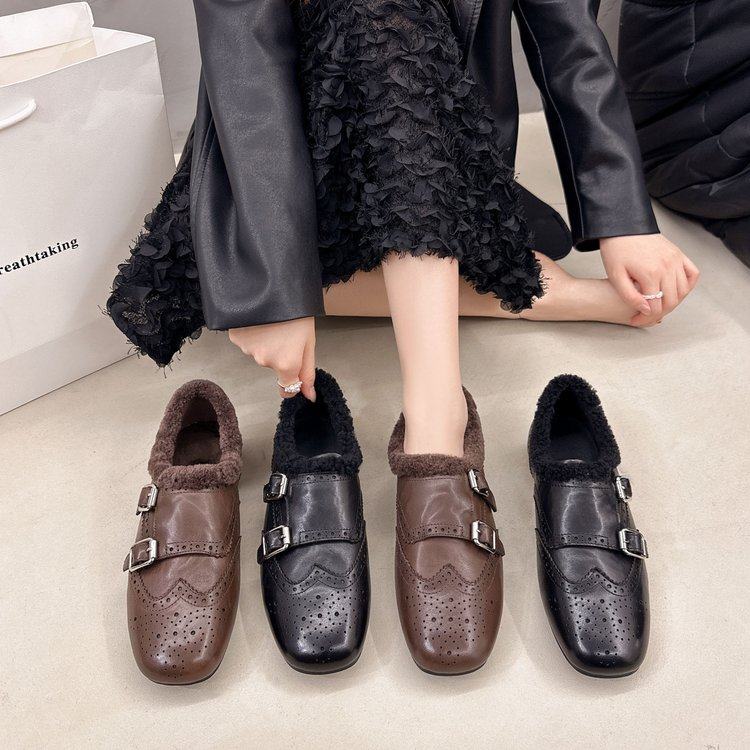 布洛克风小皮鞋女复古加绒皮带扣雕花冬季新款保暖软底休闲乐福鞋,女鞋,深口单鞋,淘宝优惠券,粉丝福利购,淘宝优惠卷