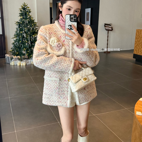 灰姑娘小香风家-大气时尚百搭小香风保暖羽绒服外套(配胸花)Y5536