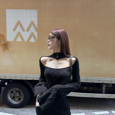 COLOURFUL-做旧破洞前后两穿针织连衣裙(长度测后中不含领子)737