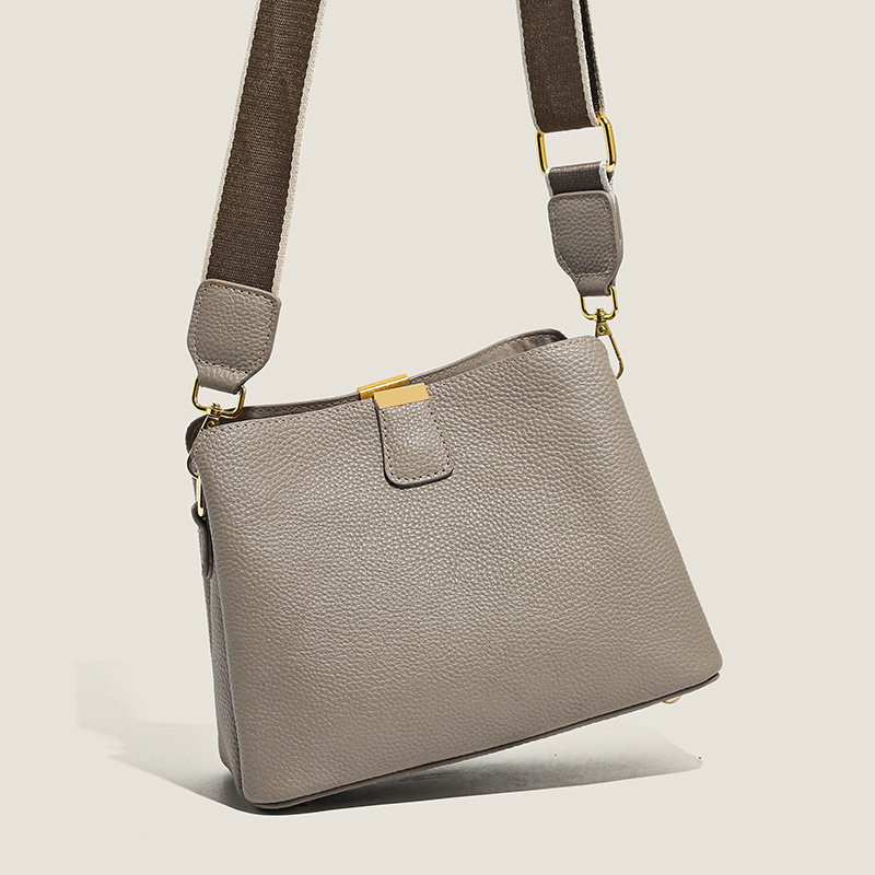 真皮女包2025新款潮包水桶包时尚头层牛皮单肩斜挎包高级感手提包