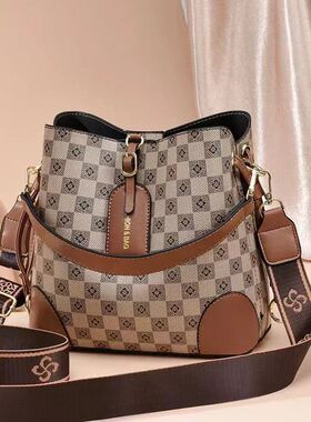 热销新款精致女包bagpu格纹水桶包大容量单肩包斜挎包ladiesbags