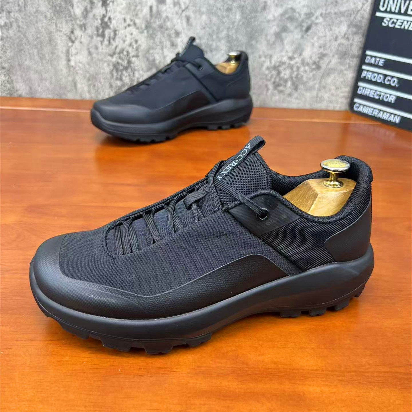 春季新款男士运动休闲鞋软底舒适百搭男鞋时尚潮流商务户外风鞋子