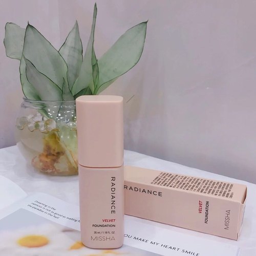 底妆界优等生 上妆亦养肤~谜家裸感无暇粉底液浅肤白自然遮瑕35ml