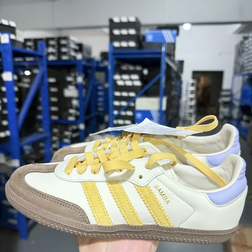 Adidas阿迪达斯三叶草Samba女子米黄复古运动休闲德训板鞋 IE0875
