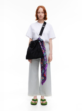 BIMBA Y LOLA西班牙轻奢设计装饰画仿真丝大方巾丝巾花朵主题围巾