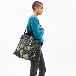 LOLA年轻时尚 斜挎手拎棉托特购物休闲包 黑色白色西班牙BIMBA