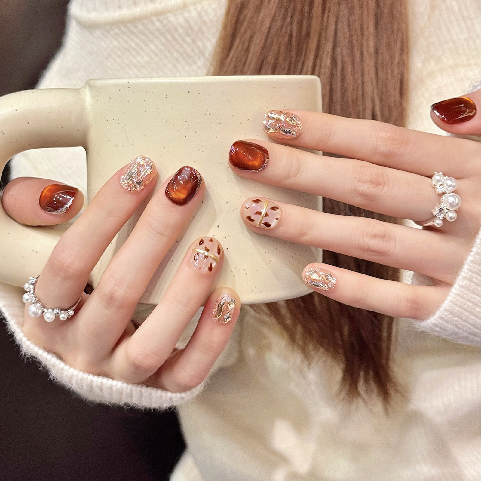 云皙焦糖琥珀猫眼秋冬穿戴甲手工短款豹纹闪钻美甲2026新年指甲片