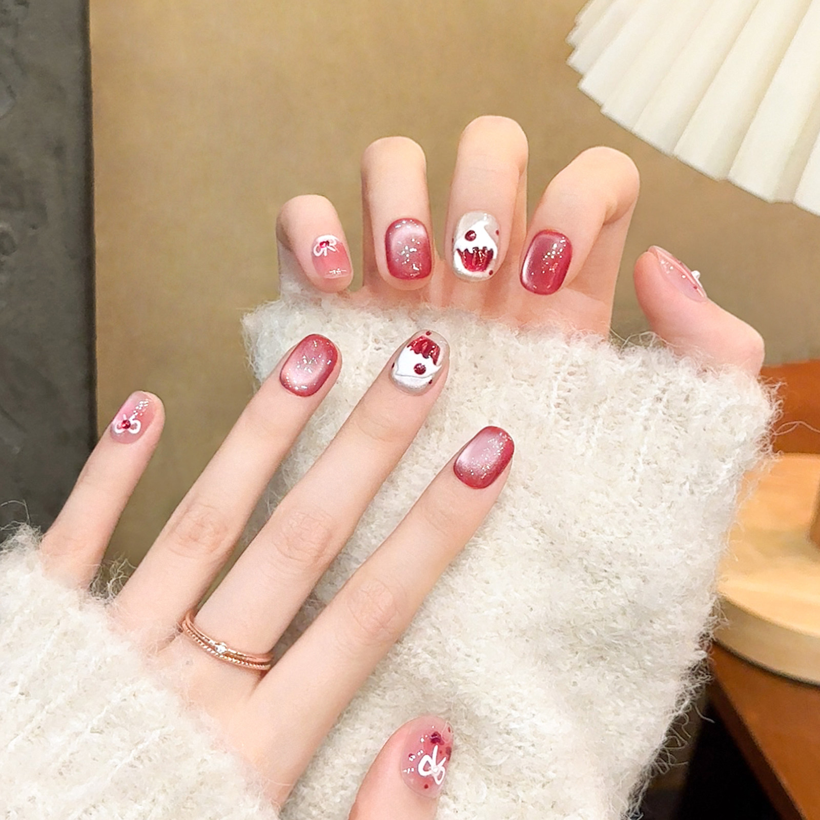 云皙草莓蛋糕新年红色手工穿戴甲圣诞猫眼蝴蝶结美甲短款指甲贴片,彩妆/香水/美妆工具,穿戴甲/甲片,淘宝优惠券,粉丝福利购,淘宝优惠卷