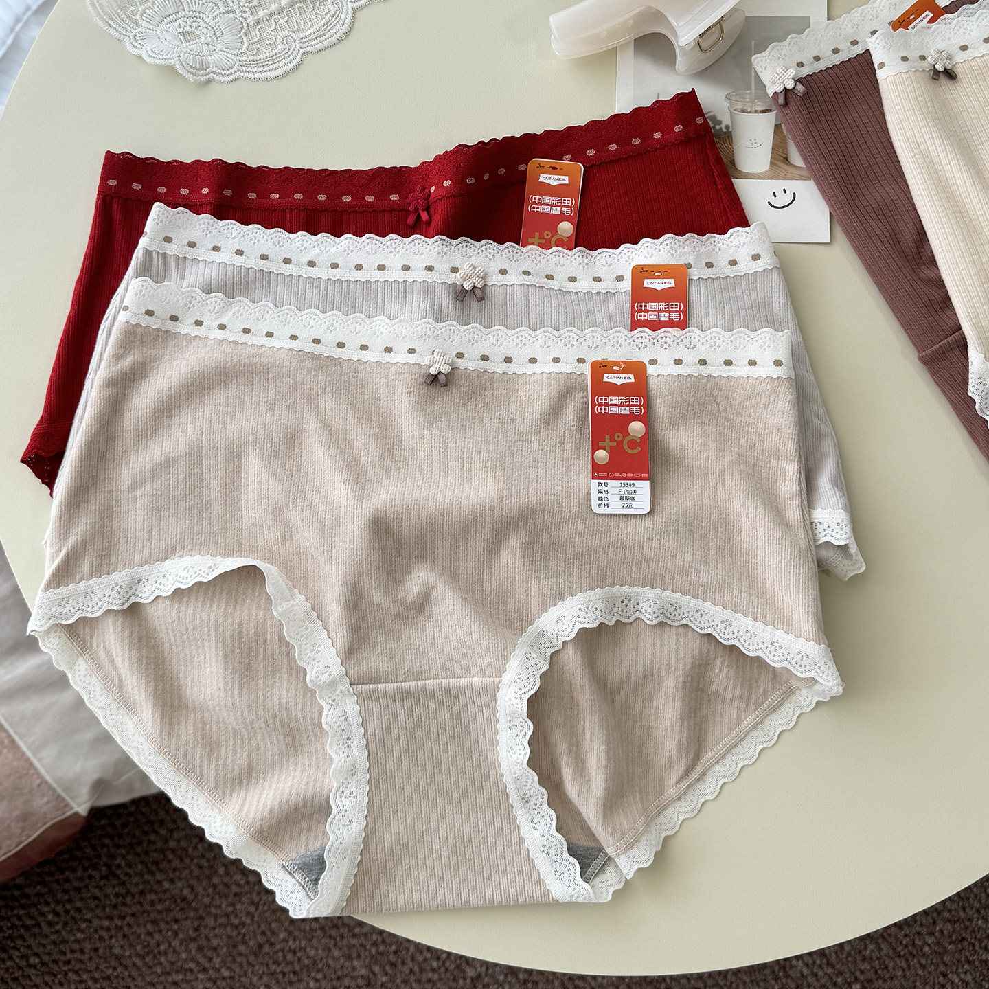 彩田秋冬新款女士磨毛内裤中腰甜美少女学生软亲肤10A抗菌三角裤