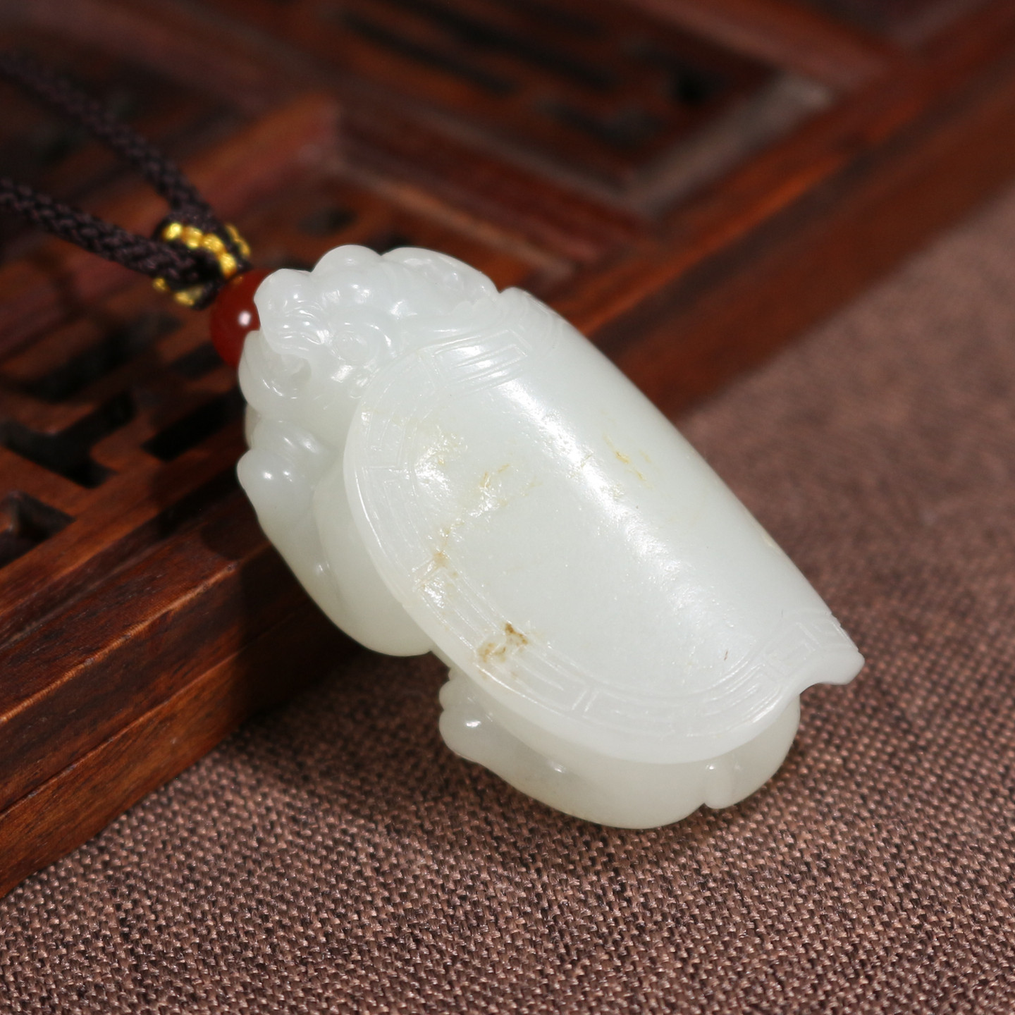 和田白玉籽料龙龟吊坠真籽真皮