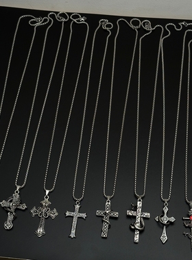 盘蛇缠绕十字架项链男女款INS