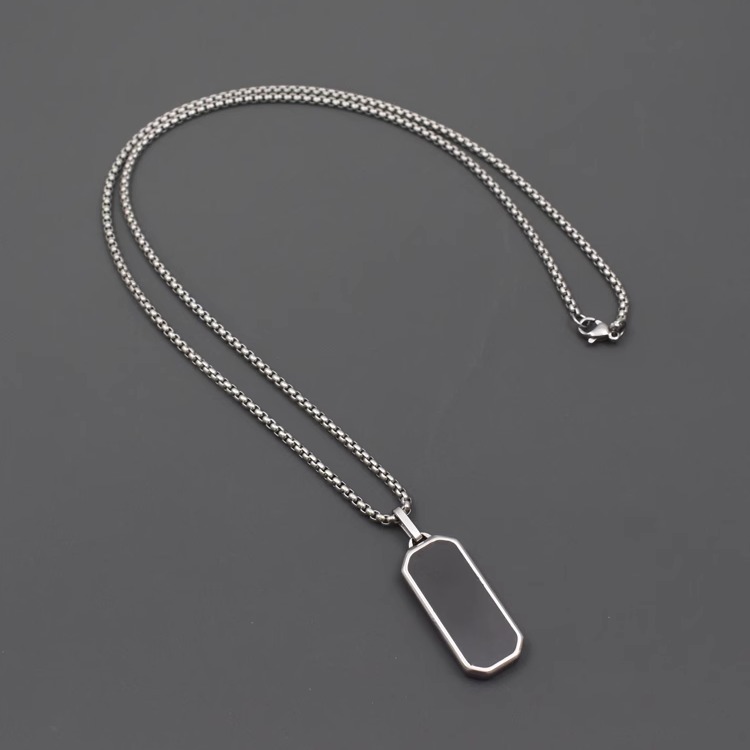 小众设计感几何方牌吊坠毛衣链