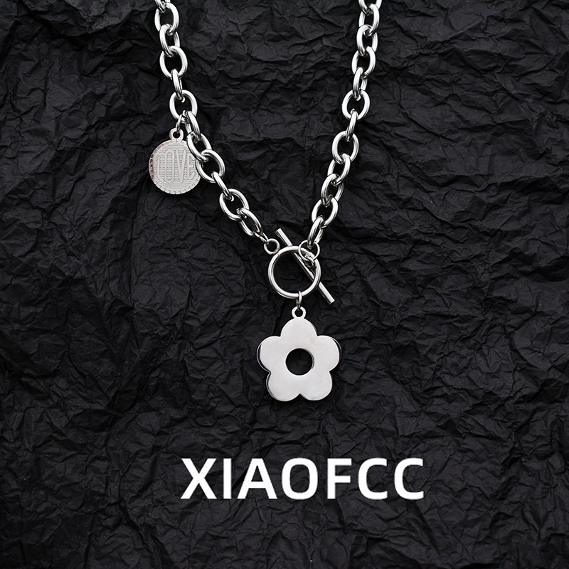 小花朵短项链男女小众设计感钛钢不掉色嘻哈粗链条OT扣颈链锁骨链