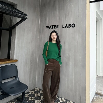 月亮与六便士丨100山羊绒丨无缝一线成衣圆领打底羊绒衫-MY6383