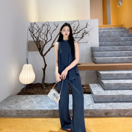舞台女王丨100桑蚕丝丨19姆米砂洗素绉缎宽松雾感背心小衫-6966