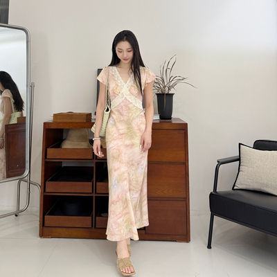 粉雾嫣然丨100桑蚕丝丨45°斜裁丨23姆米真丝重绉V领连衣裙MY6129