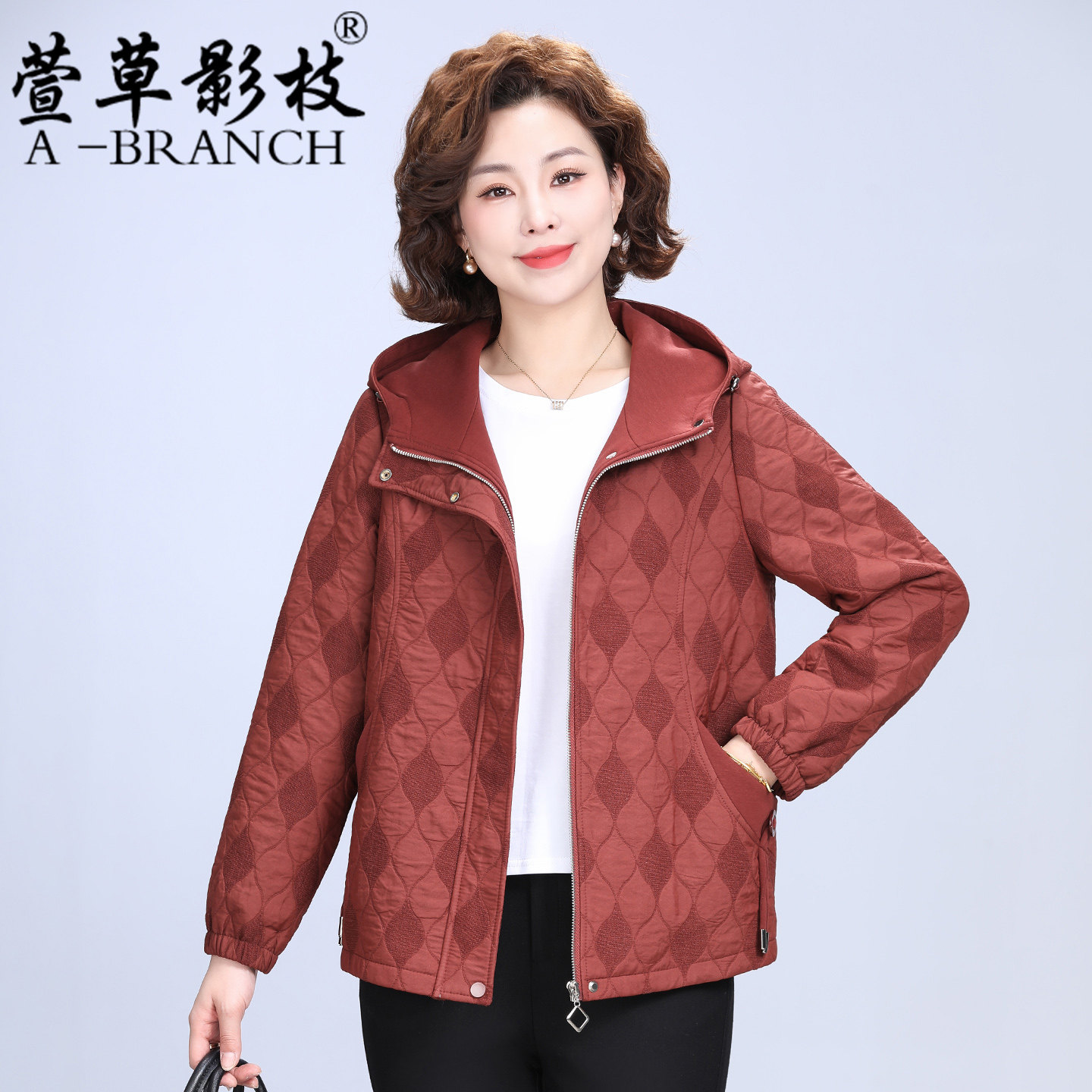 2026新款妈妈外套洋气春秋装中年女装时尚短款夹克风衣中老年上衣