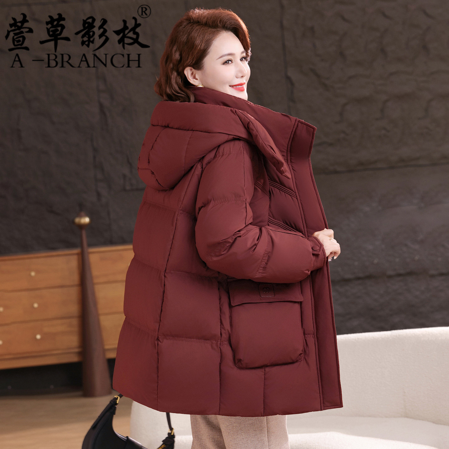 妈妈冬装羽绒服时尚休闲中长款2025保暖白鸭绒中老年女士加厚外套