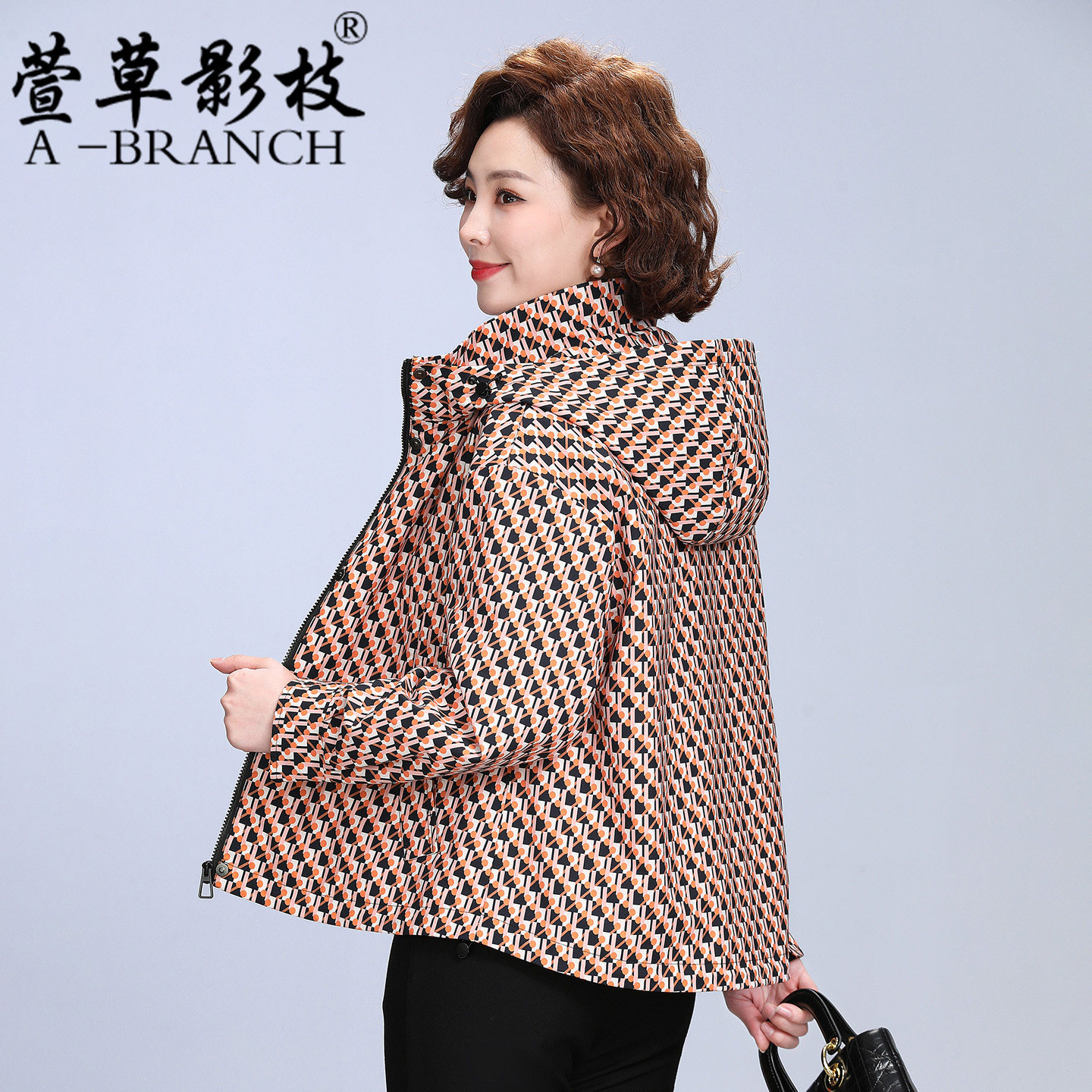 妈妈短款风衣中年女装2026春秋季新款小个子外套洋气休闲女士上衣