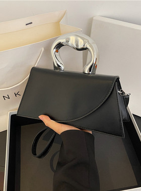 设计师款洋气手提包轻奢百搭女包日常通勤少女蹦迪晚宴单肩斜挎包