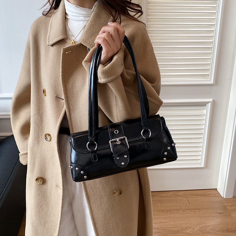 芊舒祺2026新款复古铆钉腋下包女欧美时尚法棍包百搭单肩机车包,箱包皮具/热销女包/男包,腋下包,淘宝优惠券,粉丝福利购,淘宝优惠卷