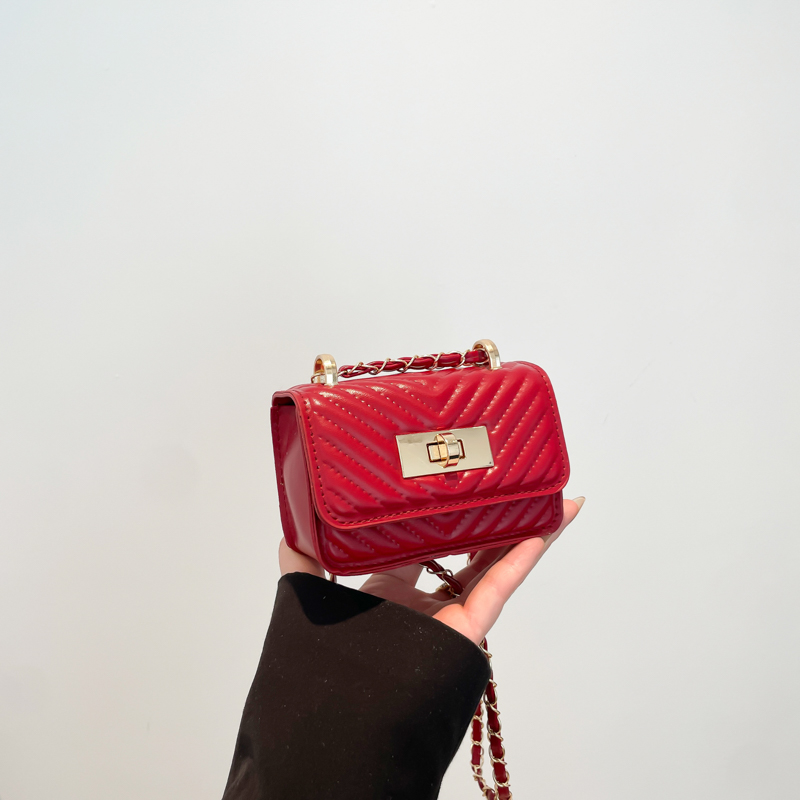 迷你简约百搭链条时尚2025新款高级感轻奢小众通勤单肩斜挎小方包