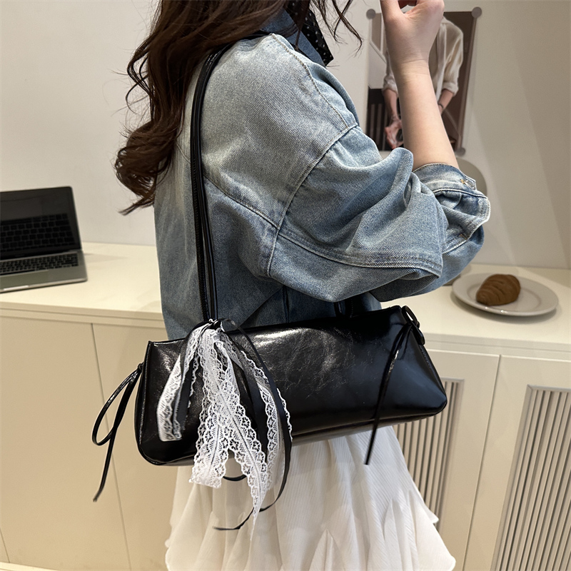 芊舒祺黑色腋下包女2025新款高级感日韩风单肩纯色蝴蝶结枕头包