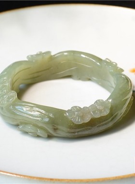 天然冰底矿料和田玉精雕梅花