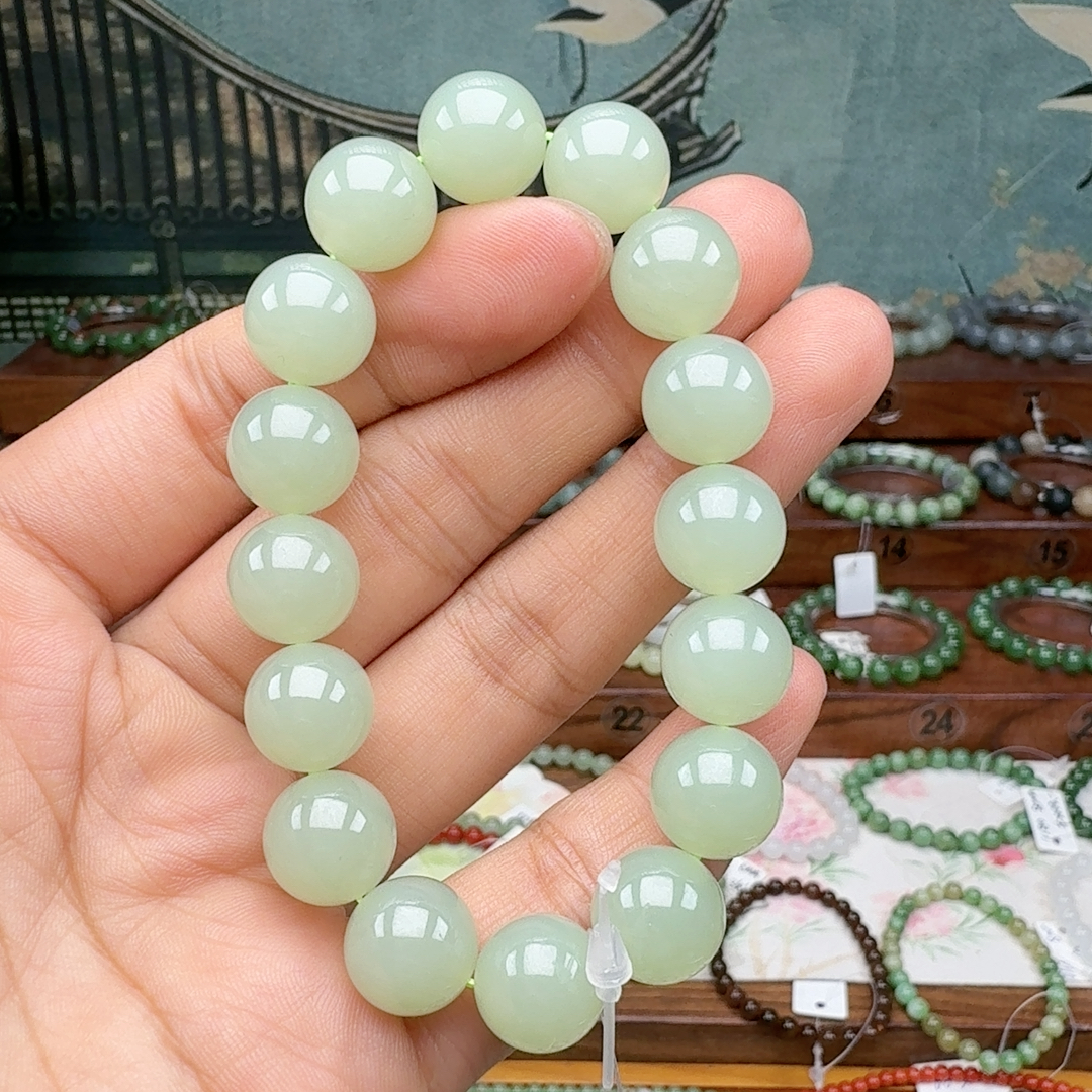 1263 新疆且末奶青12mm手串
