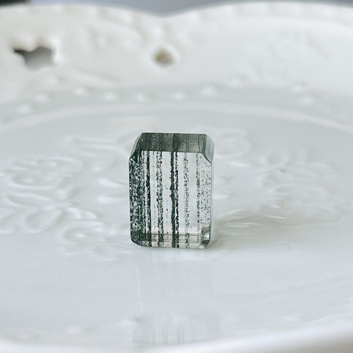 全美千层绿幽灵方糖，无绵无裂，全绿不带红皮，14×11×10.6mm