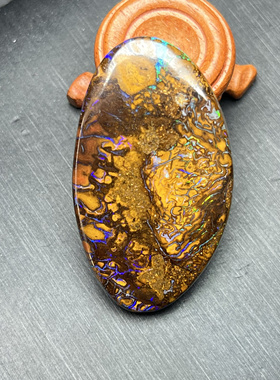 正反双面彩大块欧泊挂坠，特价出，尺寸45×25×7mm重量14.7克