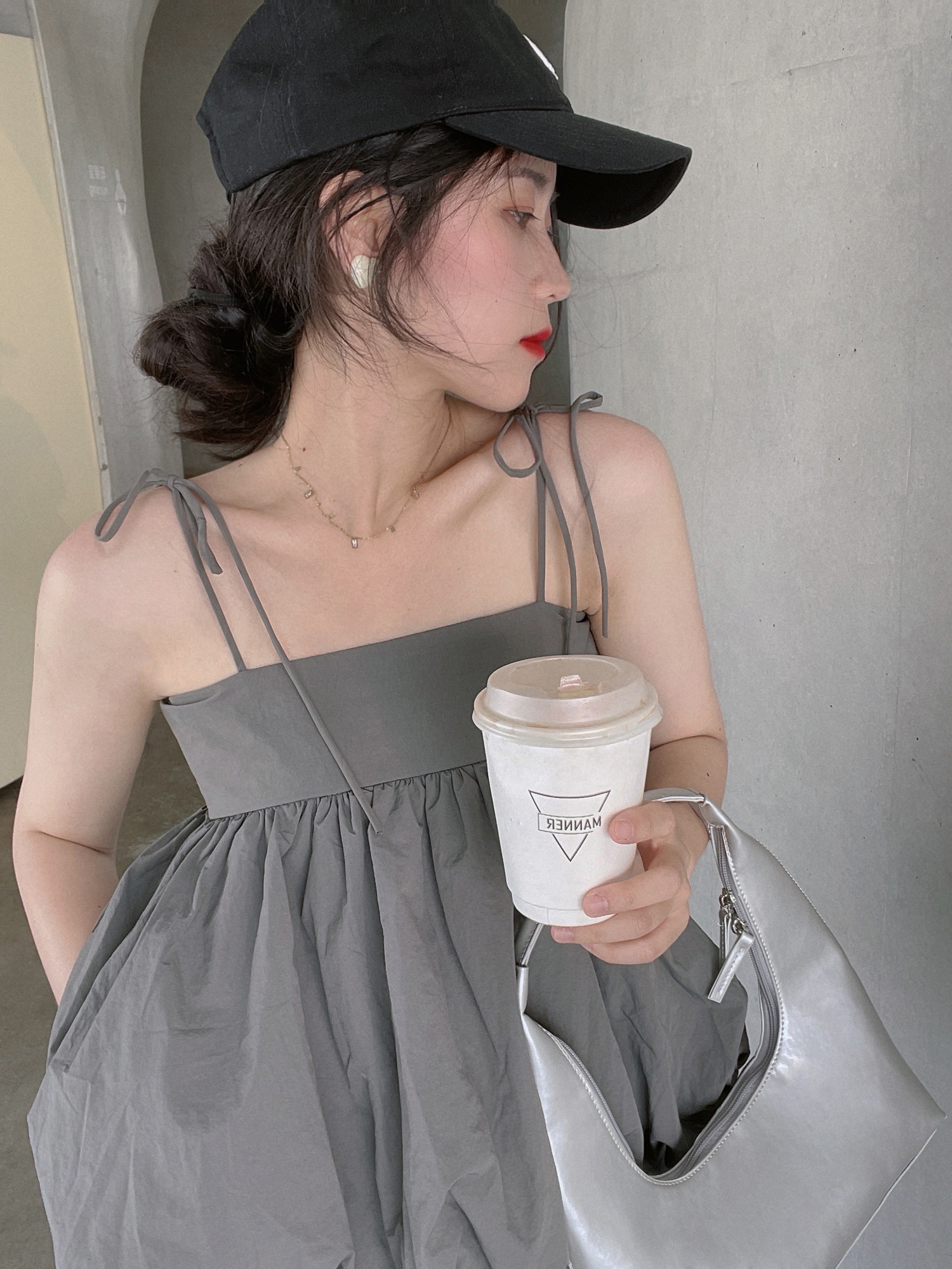 可爱吊带背心蓬蓬短款小个子