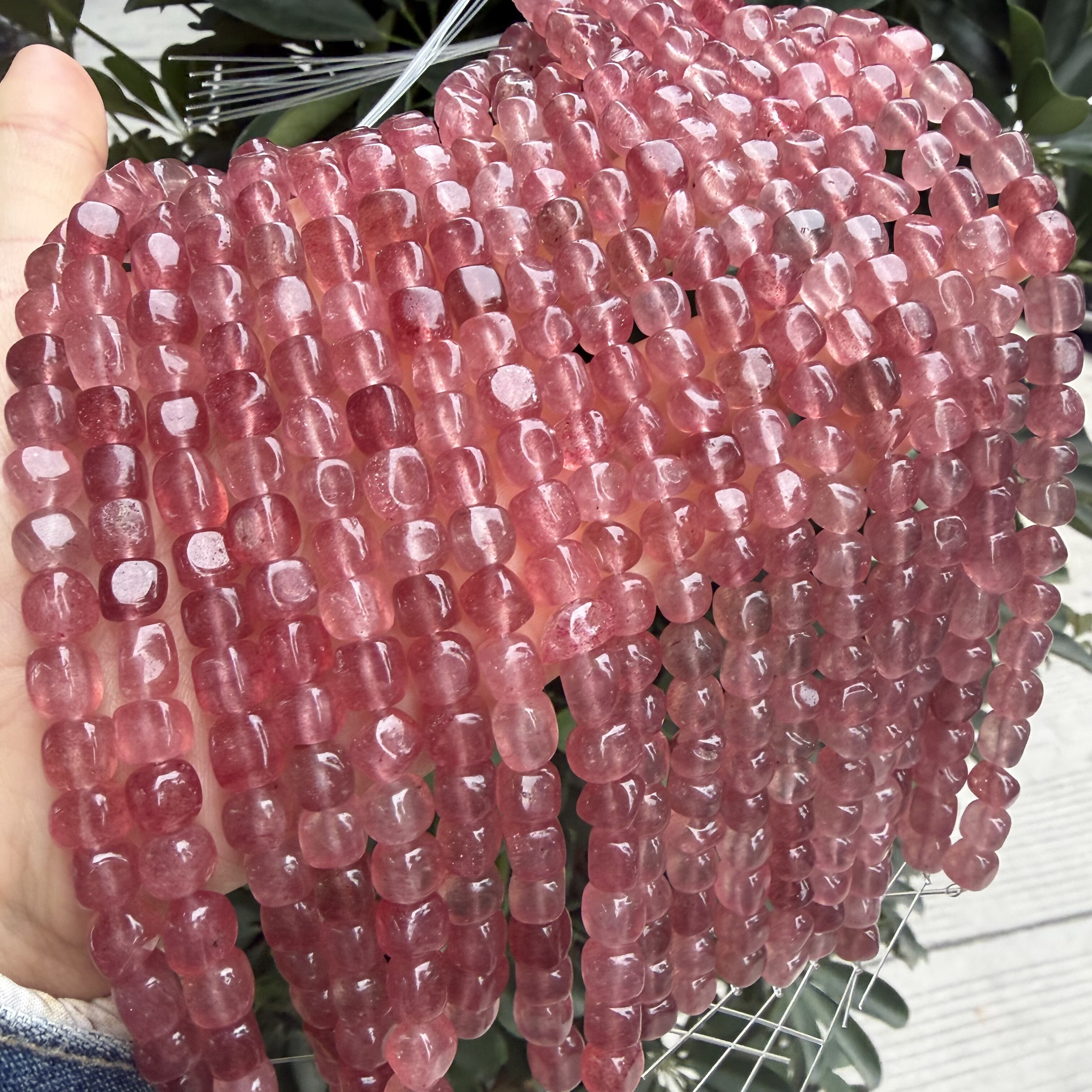 天然红草莓晶不规则随形糖豆散珠子diy手链项链耳饰吊坠饰品配件