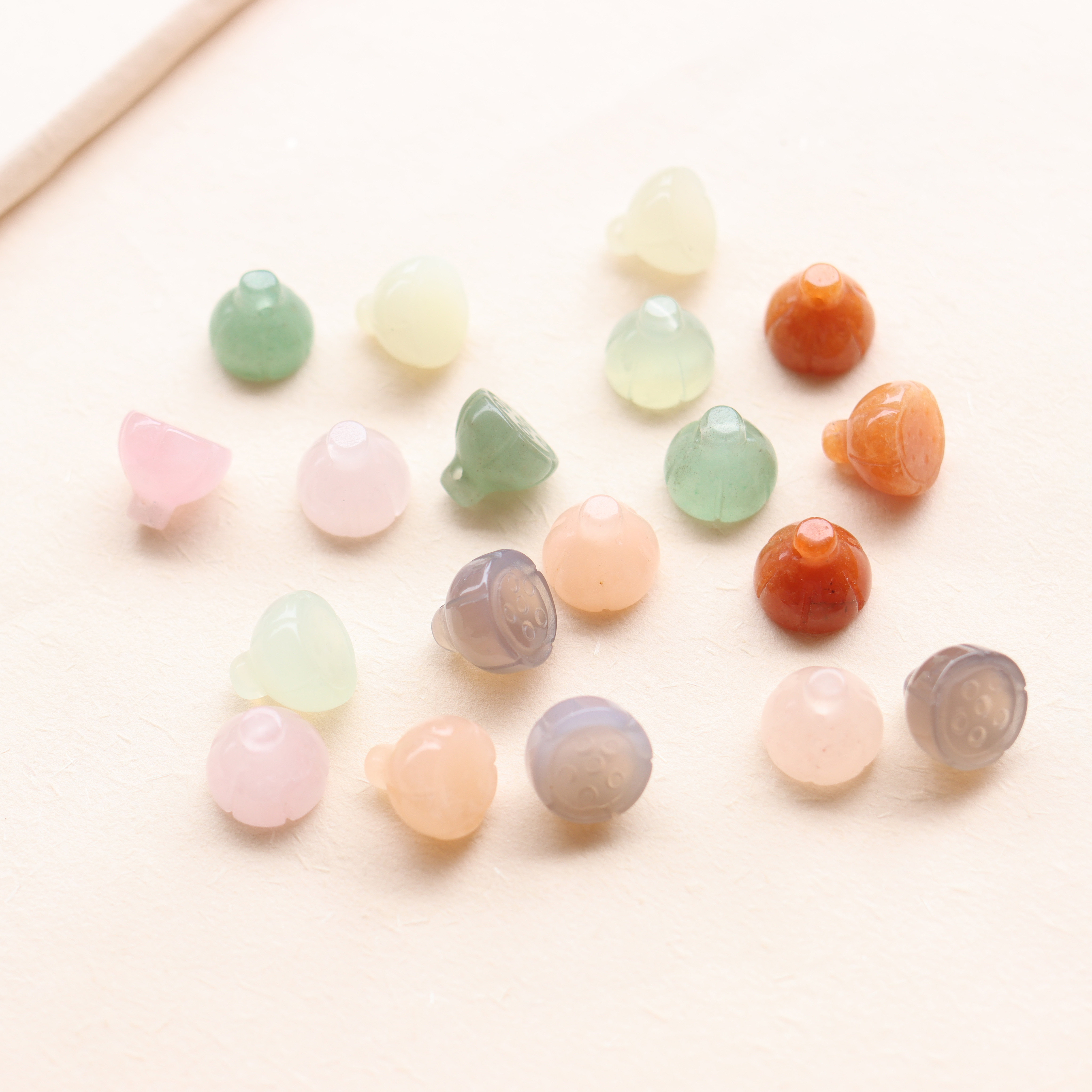 天然石岫玉 玛瑙 手工雕刻12mm莲蓬 小滴溜 手链吊坠 diy饰品配饰