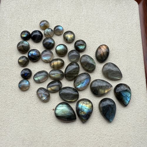 天然月光拉长石椭圆水滴圆形戒面