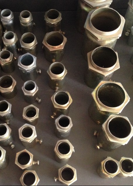 热销KBGJDG热镀锌管电线保护管接锁头杯梳盒接25国标加长加厚