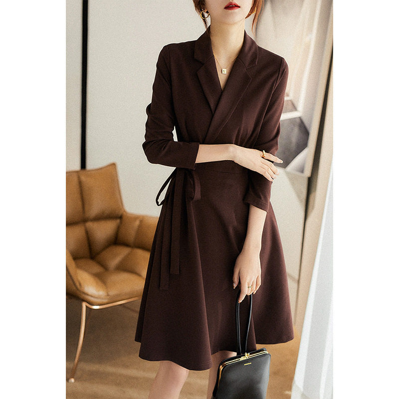 2023年优雅气质修身显瘦设计感连衣裙秋冬新款法式西装裙高端通勤