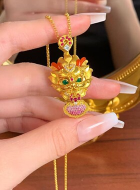 宫廷风女款沙金小麒麟祥瑞红色吊坠点钻挂坠时尚轻奢呆萌锁骨项链