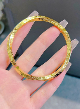 新中式女款实心福字国潮风沙金扭花开口手环黄金色錾刻吉言手镯子