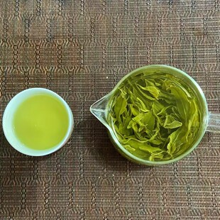 绿茶信阳毛尖大叶茶高山云雾茶叶散装250克口感丰富经久耐泡
