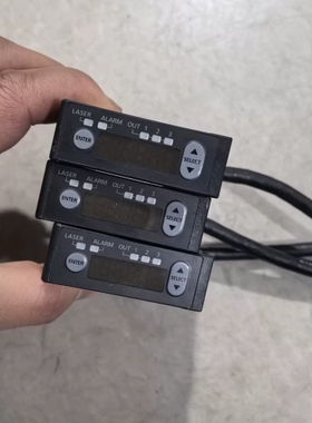 松下激光位移测量HL-G103-S-J 原装剪线拆机的，实图 ~议价