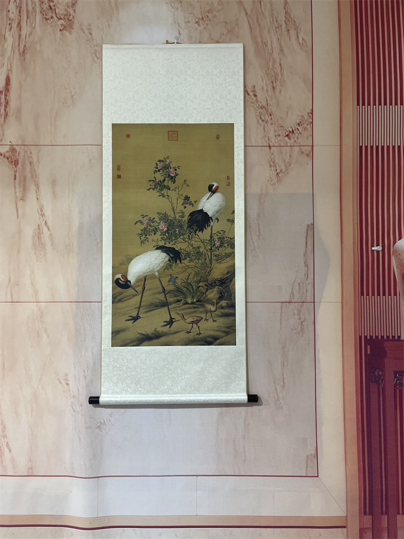 清代仿古名人字画郎世宁-花卉双鹤绢本微喷复制画芯玄关挂轴装裱