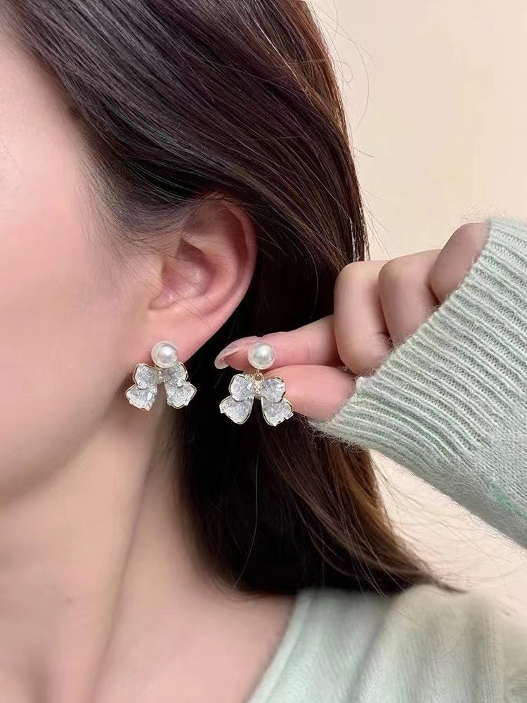 冰蓝小领结耳钉碎碎冰清凉夏日系列7-8MM天然高品质淡水珍珠