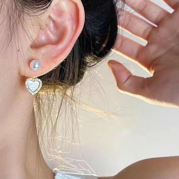 爱心耳钉白贝母的温润光泽7mm天然淡水珍珠两戴款设计纯银耳针